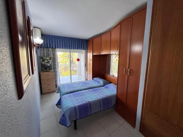 APARTAMENTO DE 2 DORMITORIOS EN PLAZA DE EUROPA. ED. ROYAL. — 11