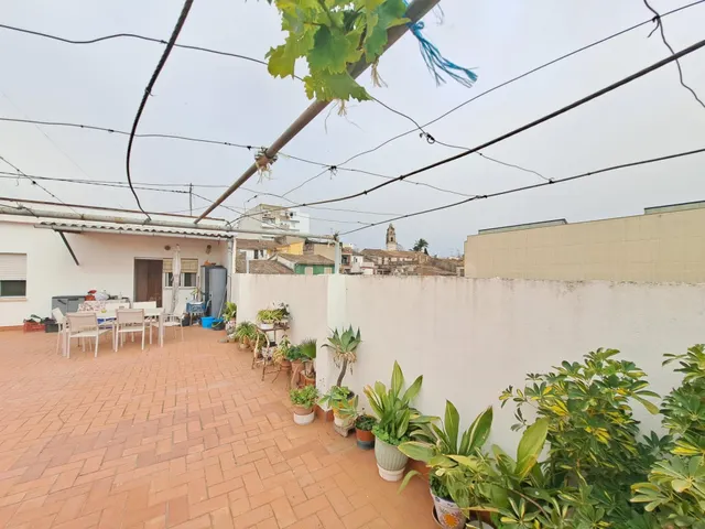 Gran casa en Carcaixent, con terraza, jardín y garaje para 1 - foto 5