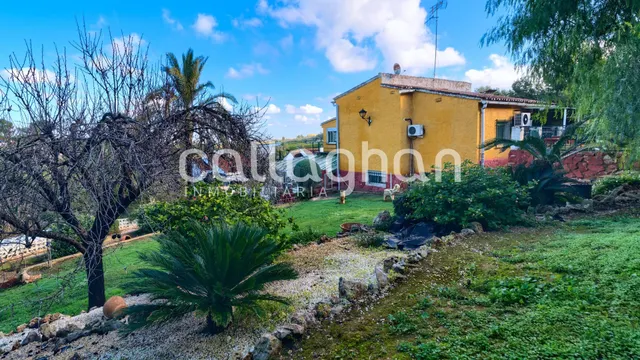 Chalet en venta con jardín y piscina en Calicanto-Sierra Per - foto 5