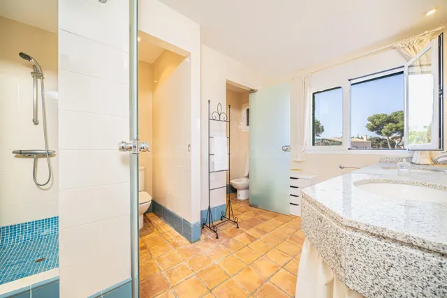 Exclusiva vivienda con jardín y piscina privada en Son Verí Nou — 26
