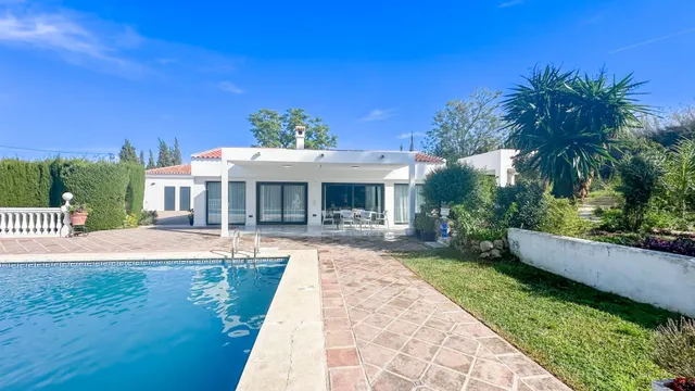 VILLA DE LUJO EN ALHAURÍN EL GRANDE. MÁLAGA — 21