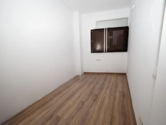 SE VENDE PISO SEMI-NUEVO EN SABADELL, ZONA LA CREU DE BARBERA — 11