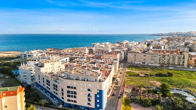 APARTAMENTO DE 2 DORMITORIOS 1 BAÑO EN LA MATA (TORREVIEJA) - foto 4