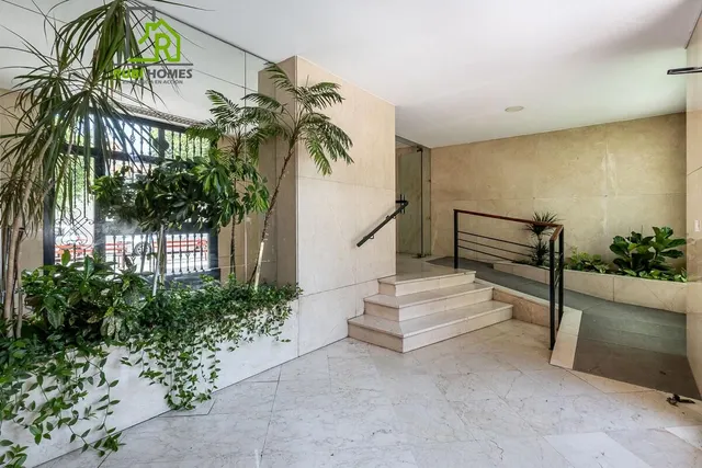 AMPLIO PISO EN VENTA JUNTO A PLAZA DE TOROS - GRANADA — 31