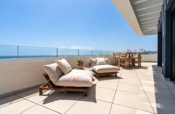 Exclusivo ático frente al mar en Torremolinos – Entrega inme - foto 4