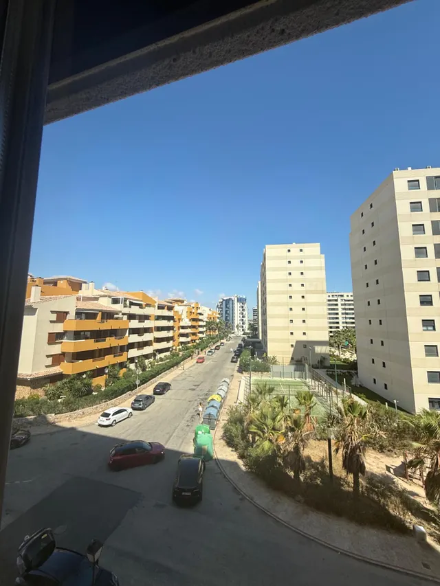 Apartamento de lujo en primera línea de mar con 3 dormitorios, 2 terrazas y parking incluido — 27