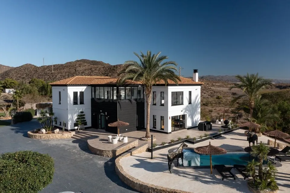 Villa 3 habitaciones 289m² en venta - Costa de almeria