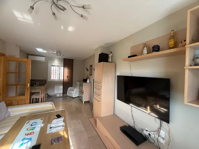 Venta de chalet adosado en el centro de Gójar. — 7