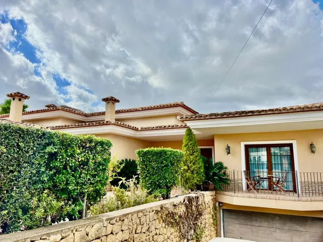 CHALET INDEPENDIENTE CON GRAN PARCELA Y PISCINA PRIVADA EN EL ALBIR, ALFAZ DEL PI — 43