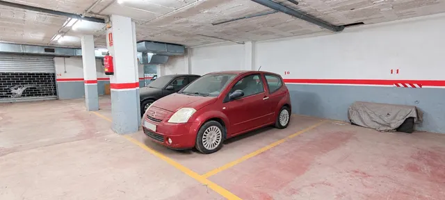 5 plazas de aparcamiento en Pineda-Poblenou — 5