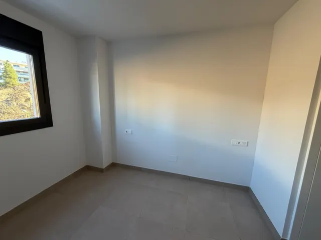 Vivienda moderna en Mijas con vistas al mar y jardín privado — 50