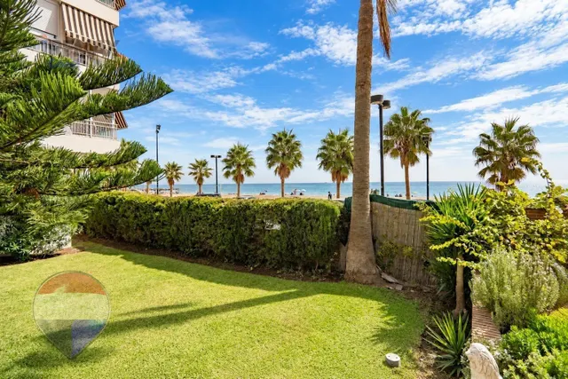 VIVIR FRENTE AL MAR EN FUENGIROLA — 39