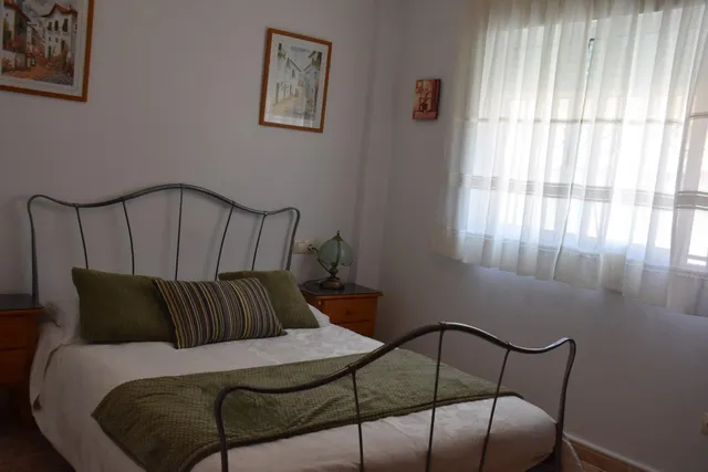 Fantastico adosado con plaza de garaje, trastero y piscina comunitaria — 39
