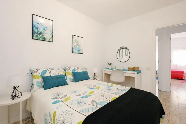 Piso en Venta en La Marina del Port - Oportunidad Única por €249,000 — 26