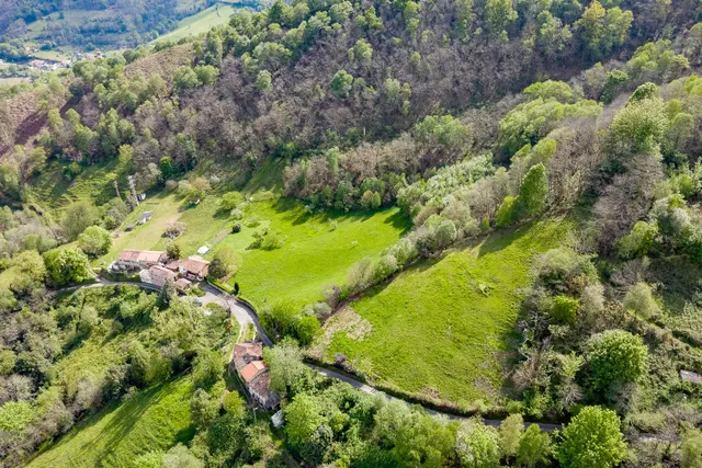 Casa  asturiana de piedra a rehabilitar con finca de 32.000 m2  en Llaneces (Mieres) — 36