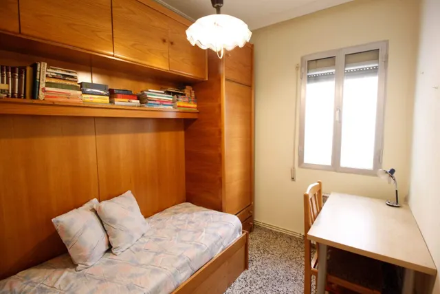 PISO DE TRES habitaciones CON ASCENSOR EN MADRID RÍO - foto 4