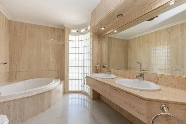 Oportunidad villa de lujo con mas de 500m2 de vivienda — 24