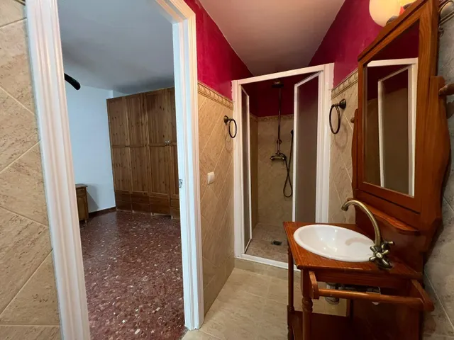 Amplio piso en alquiler en Plaza San Rafael, Córdoba — 29