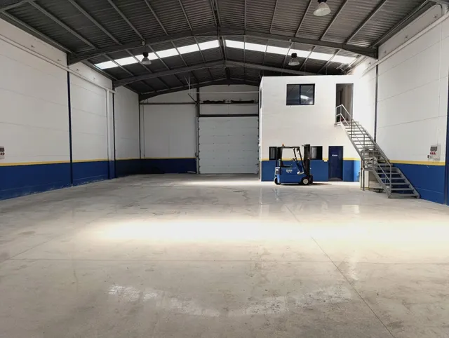 ALQUILER DE NAVE INDUSTRIAL CON CÁMARAS FRIGORÍFICAS — 8