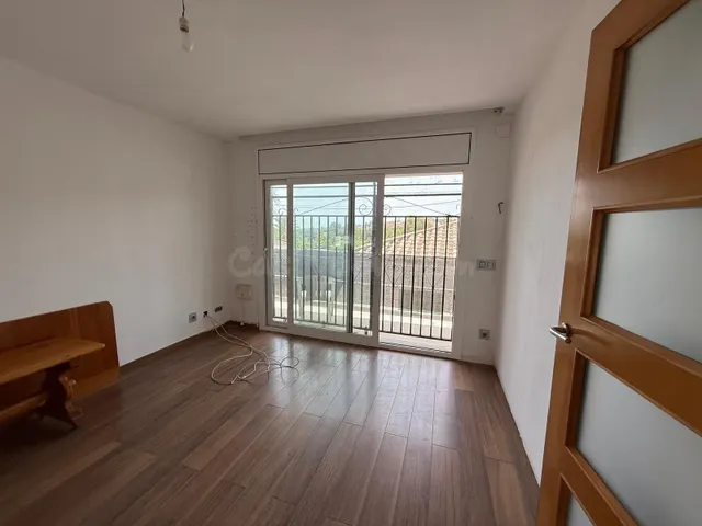 Chalet con jardín privado y gran potencial en La Pobla de Mo