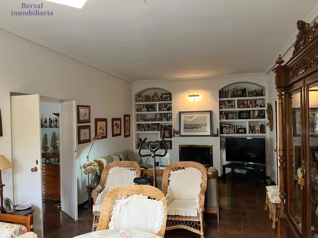 Casa en parcela de casi cuatro mil metros, con piscina, jardin, maravillosas vistas. — 39