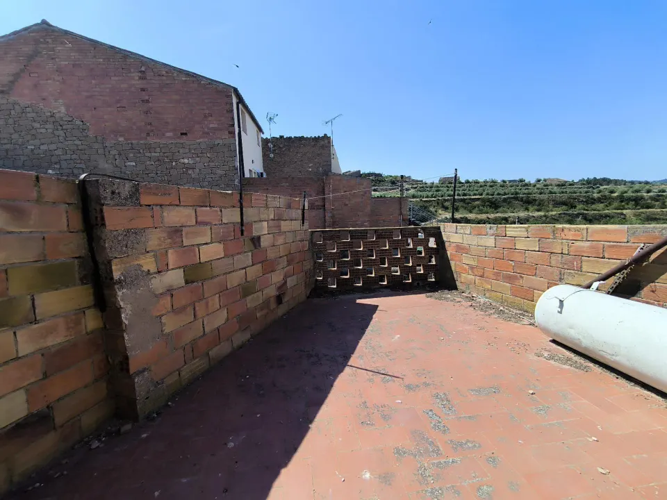 Espectacular Casa en Venta con Amplios Espacios, Terraza y Acogedora Buhardilla
