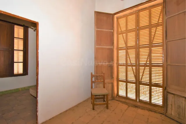 Emblemático edificio para reformar con muchas posibilidades  - foto 3