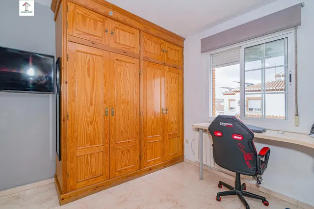 ¡AMPLIA CASA DE 4 DORMITORIOS, 3 BAÑOS Y CALEFACCIÓN CENTRAL EN LA ZUBIA! ✨ — 35