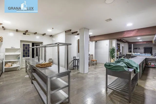 EN VENTA HOTEL Y RESTAURANTE LOS PINILLOS — 28