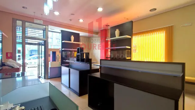 LOCAL COMERCIAL ACONDICIONADO SITUADO EN EL PUENTE CERCA DE 
