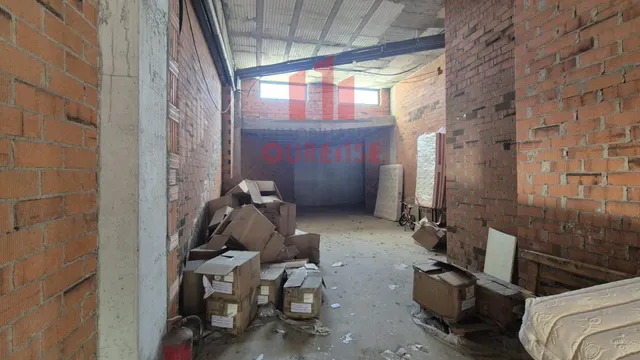 LOCAL COMERCIAL EN EL COUTO, SITUADO CERCA DEL SANTO ÁNGEL. — 2
