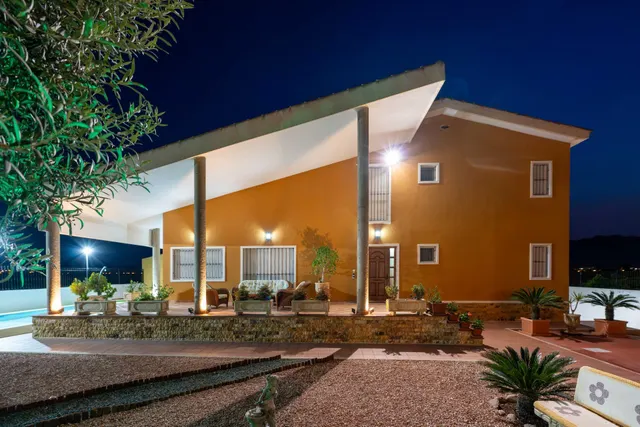 Magnífico Chalet en Orihuela – Listo para Entrar a Vivir — 38