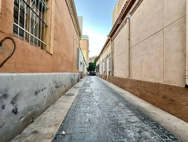SE VENDE suelo urbano OKUPA en C CORBETA 14 de Almería - foto 3