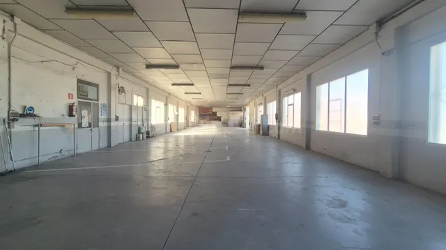 NAVE ALQUILER VILLARES DE LA REINA. Urbis te ofrece una nave - foto 2