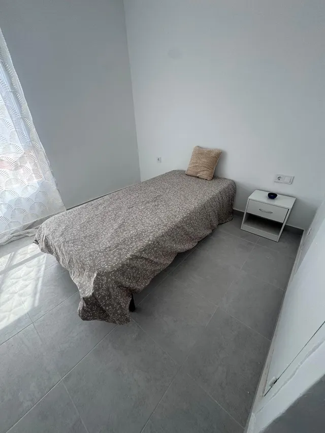 PISO EN VENTA DE 4 DORMITORIOS Y 2 BAÑOS — 9