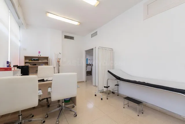 Magnífica oportunidad en pleno centro de Fuengirola - foto 2