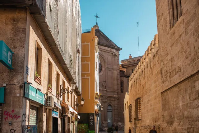Piso para reformar en pleno barrio del Carmen — 10