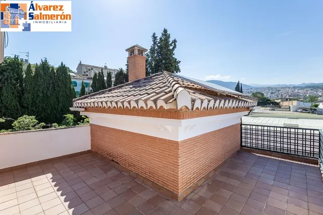 EXCLUSIVO CHALET INDIVIDUAL EN HUÉTOR VEGA — 38