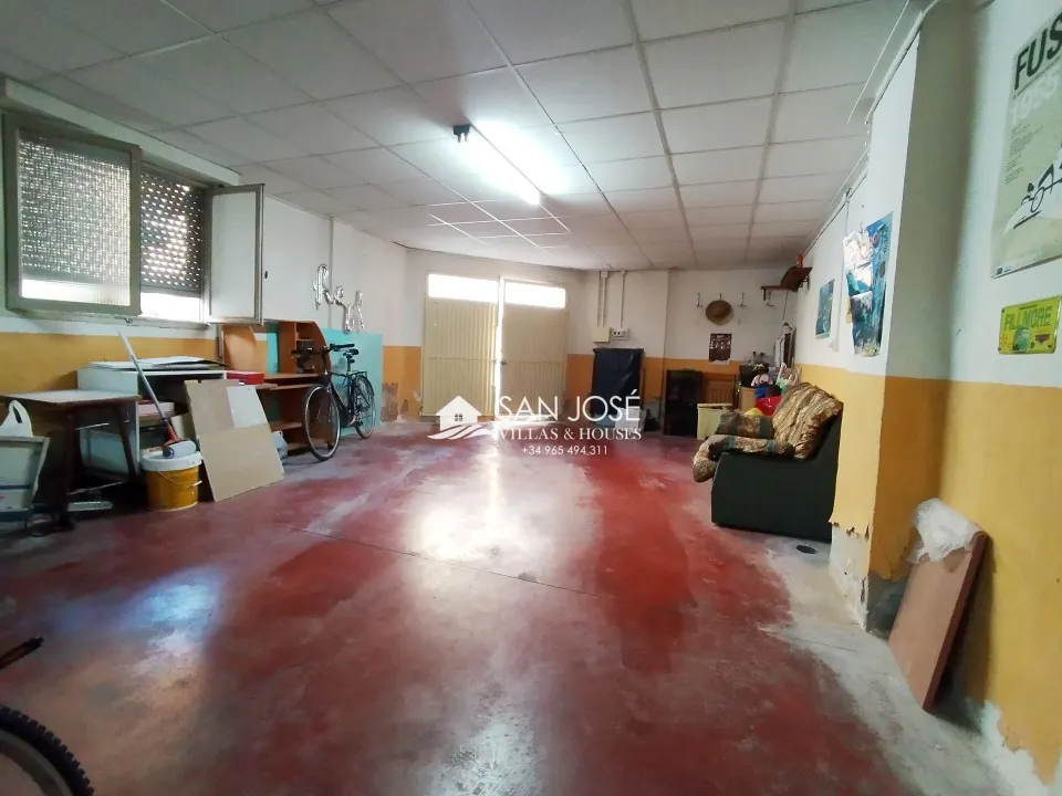 SE VENDE LOCAL COMERCIAL