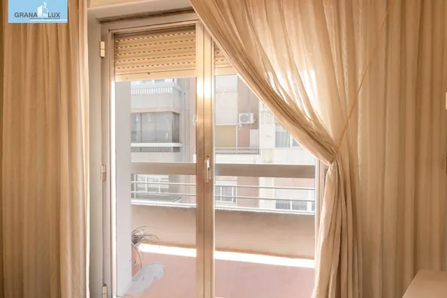 Amplia vivienda en pleno centro de Granada — 45