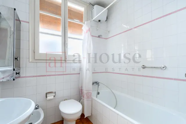 Piso para reformar con balcón en l' antiga esquerra de l' eixample — 11