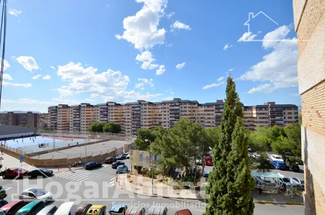 REFORMADO, BONITO Y EXTERIOR CON ASCENSOR Y PARKING, TOTALMENTE AMUEBLADO — 11