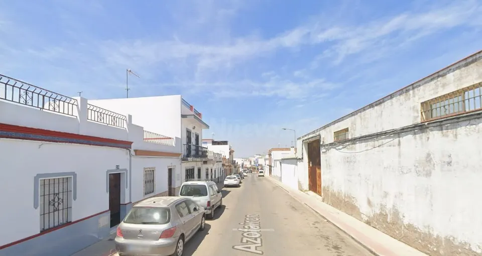 CASA EN DOS HERMANAS
