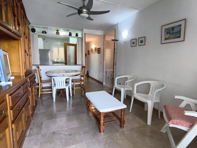 Apartamento con terraza a 500 m de la playa de Salou - foto 2