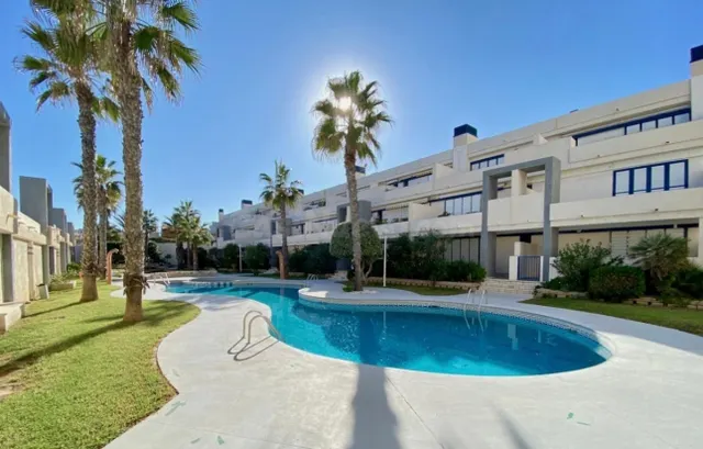 EXCLUSIVO APARTAMENTO EN PRIMERA LÍNEA EN Playa de La Mata — 2
