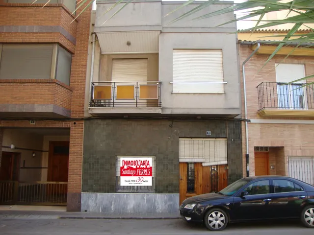 VENTA DE CASA CON AMPLIO CORRAL EN BENIFAIO — 18