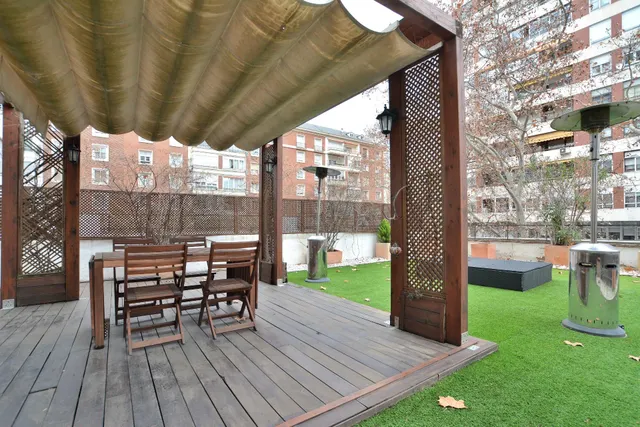 Se alquila piso de 2 dormitorios con increible terraza de 100m2 — 25