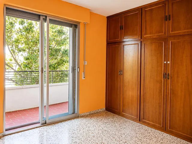 Piso en Armila junto parada de metro todo exterior. — 19