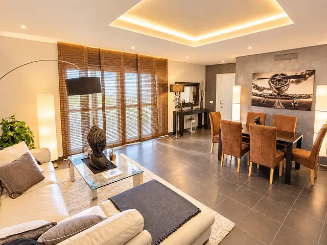 Villa independiente con gran jardín y piscina playa — 15