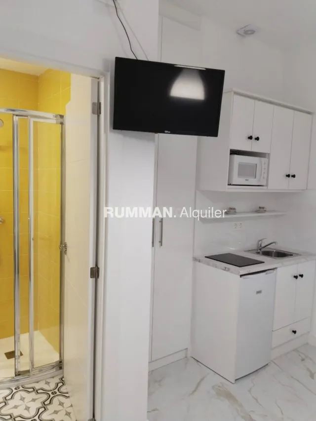 LT/ CT / Precioso ESTUDIO amueblado en zona Gran Capitán — 2